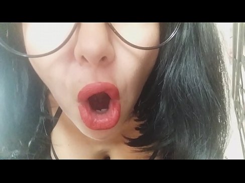 ❤️ Kara, via duonpatrino ne lasos vin iri al lernejo hodiaŭ... Mi bezonas vin tro multe... ️❌ Seksofilmeto ĉe ni ☑