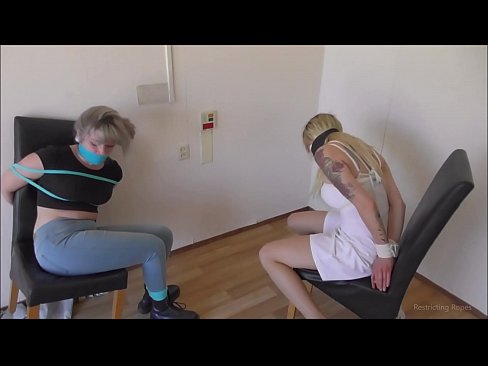 ❤️ Toksomaniulo / ligita kaj buŝoŝtopita / junulino en mizero ️❌ Seksofilmeto ĉe ni ☑