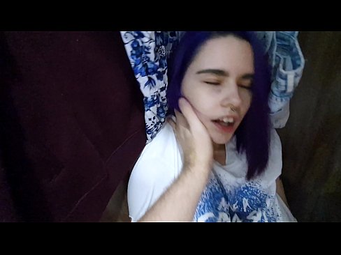 ❤️ Trovis mian fratinon en la ŝranko kaj helpis ŝin kumi ️❌ Seksofilmeto ĉe ni ☑